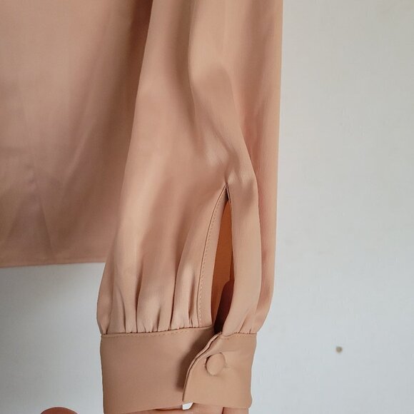 NEW L'Academie The Harper Choker Long Sleeve V Neck Blouse in Rose Pink Sz Small - Picture 8 of 14